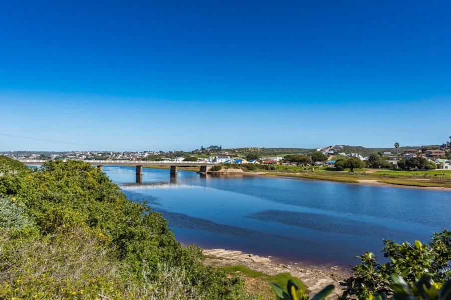 4 Bedroom Property for Sale in Stilbaai Oos Western Cape